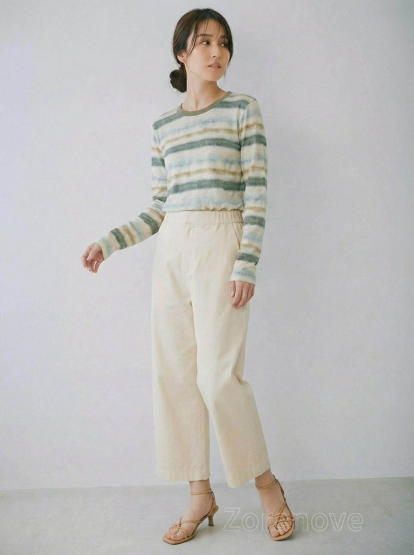 深綠色水彩風橫條紋圓領長袖T恤