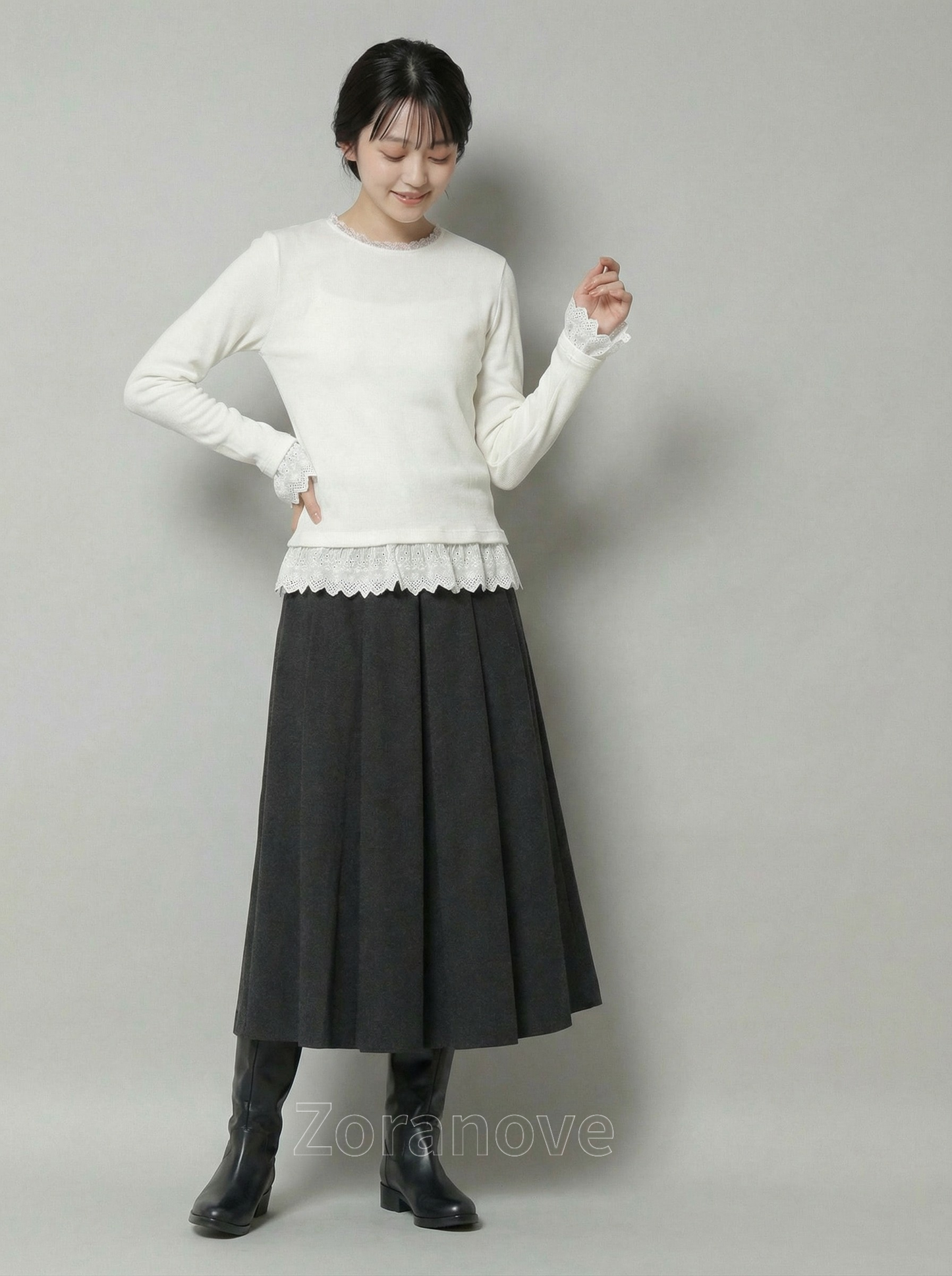 蕾絲拼接下擺 × 木耳花邊袖口 修身長袖T恤