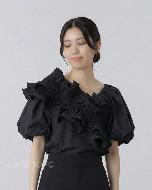 不對稱荷葉邊立體壓褶泡泡袖襯衫