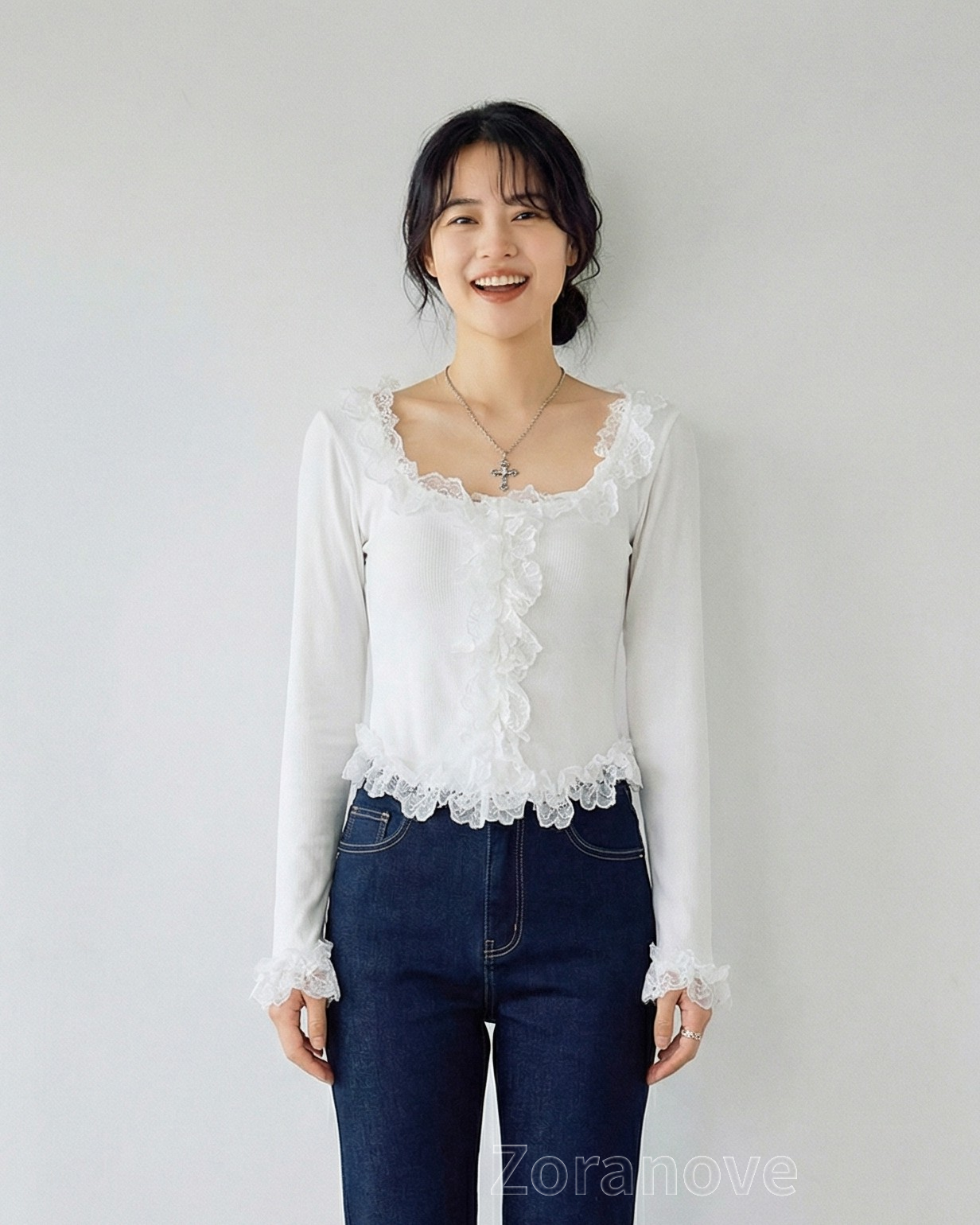 方領蕾絲滾邊修身內搭上衣