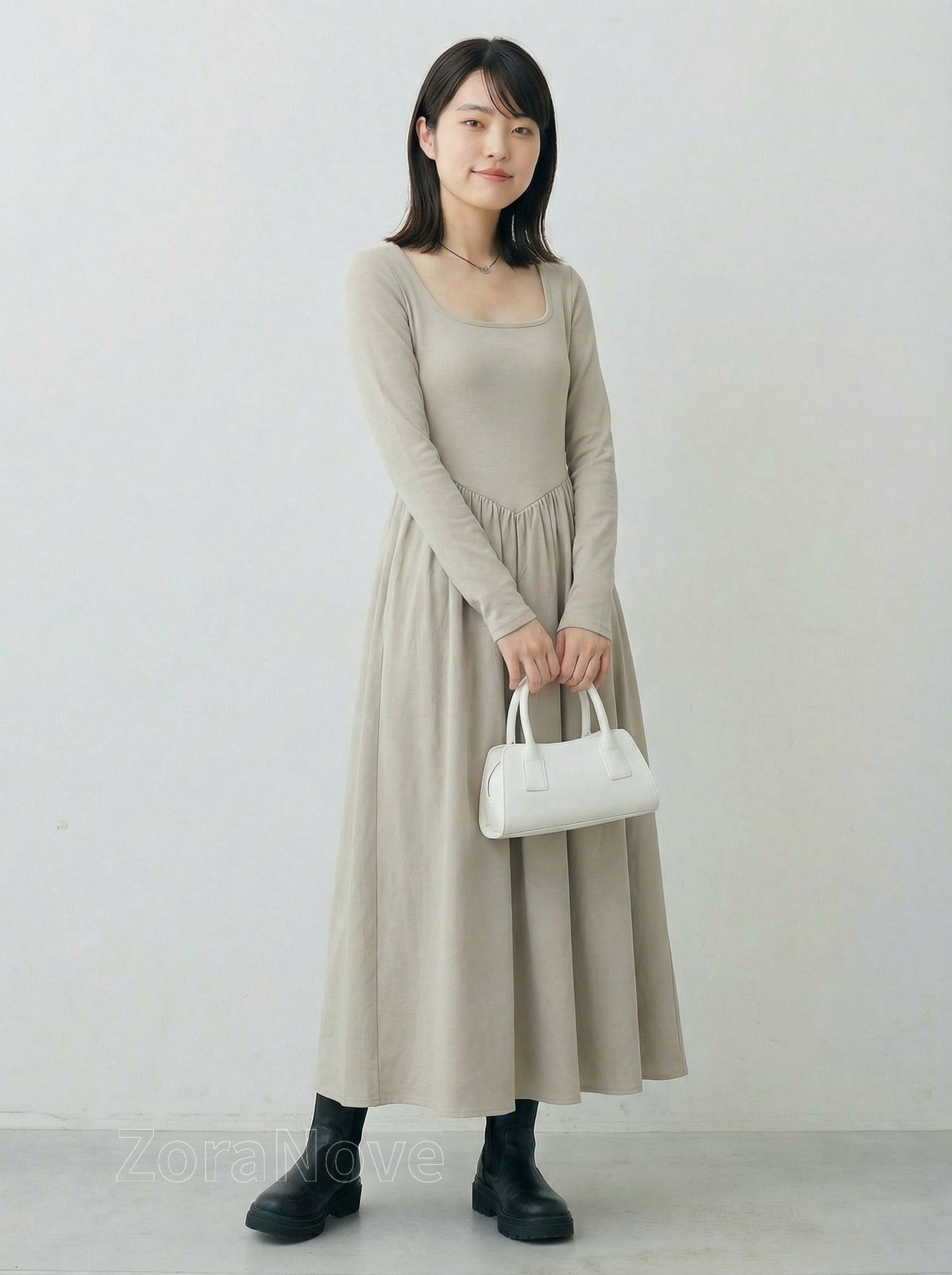 方領修身剪裁＋下擺大擺針織連身裙