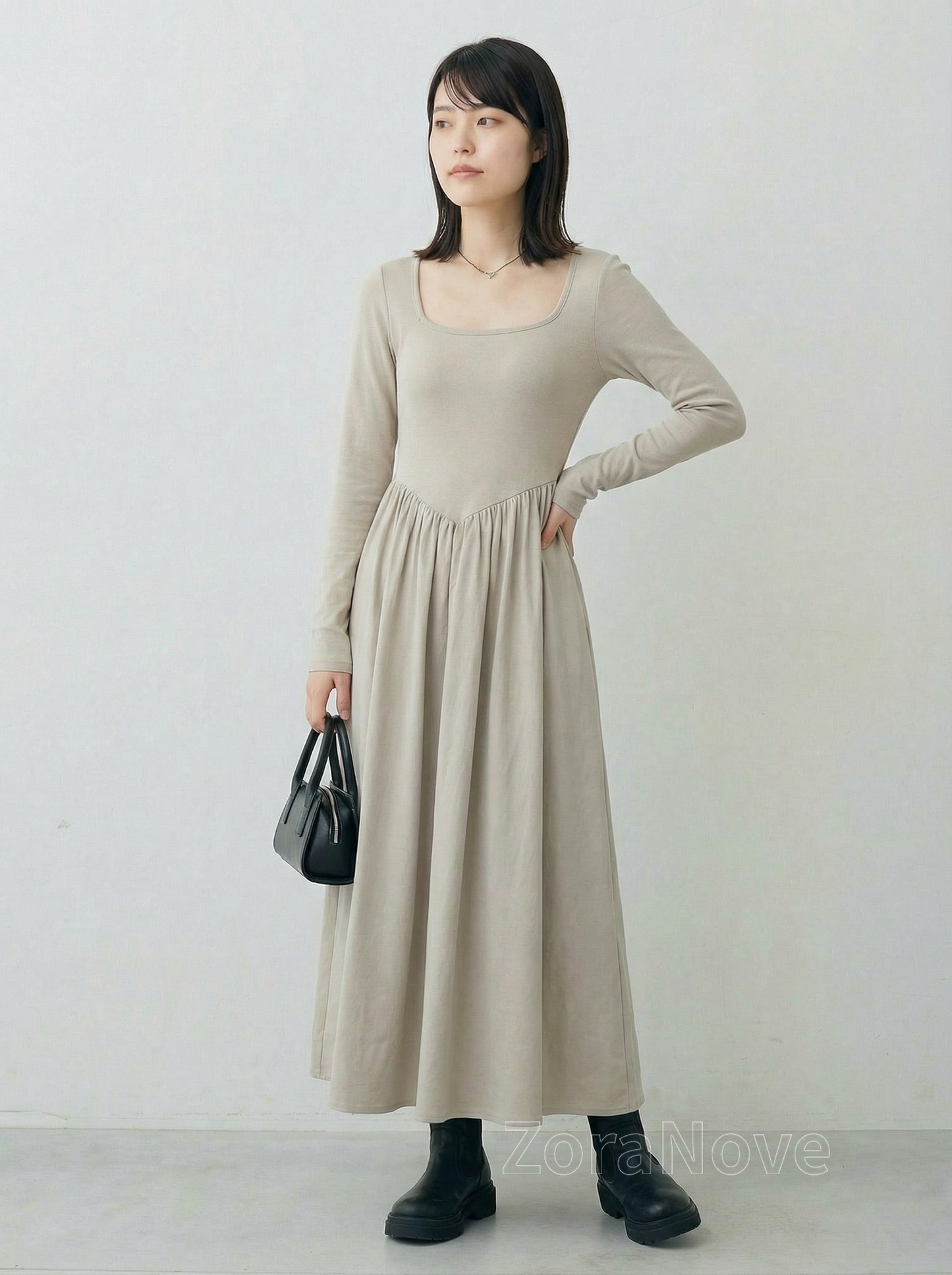 方領修身剪裁＋下擺大擺針織連身裙