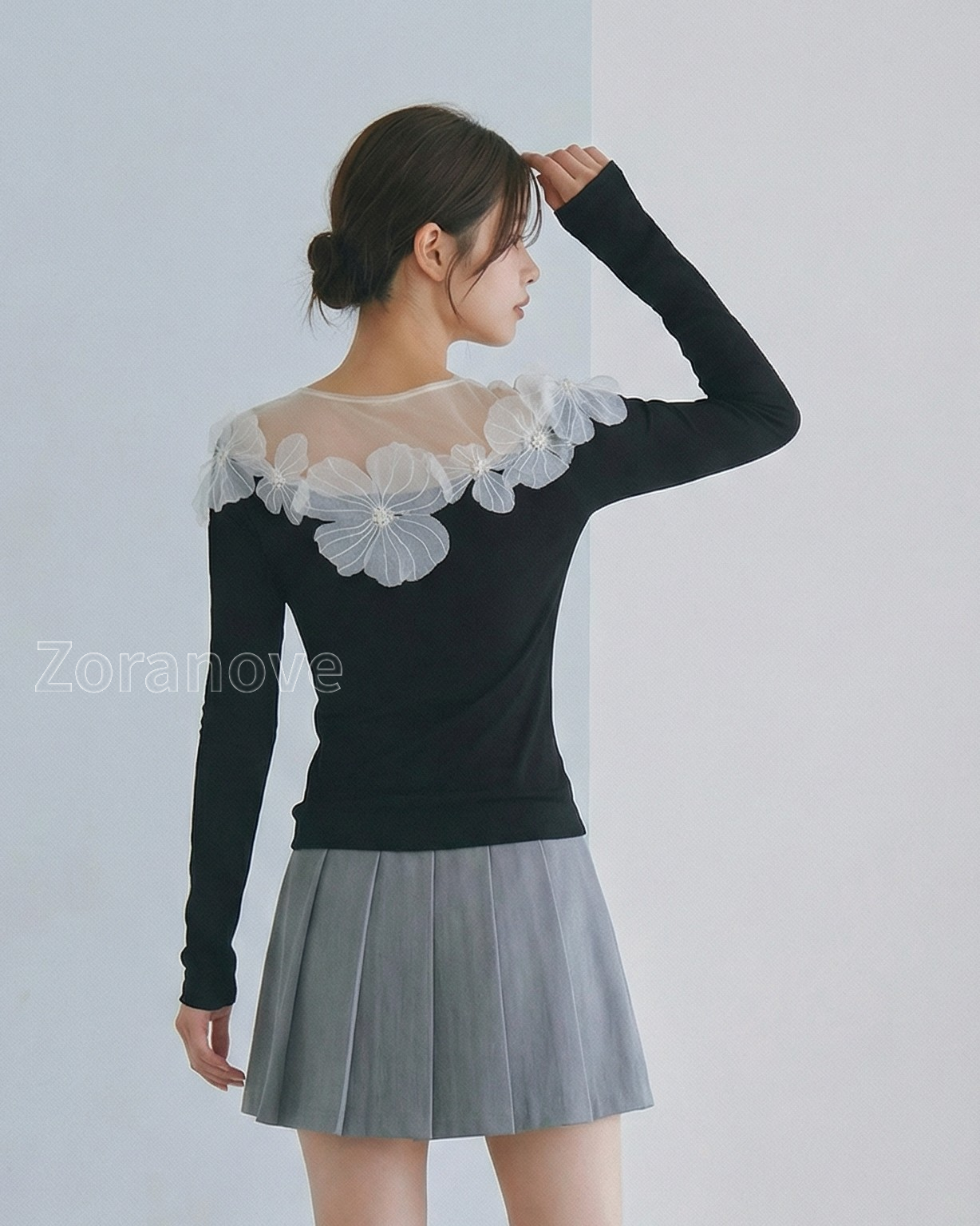 網紗拼接一字領立體花朵長袖T恤