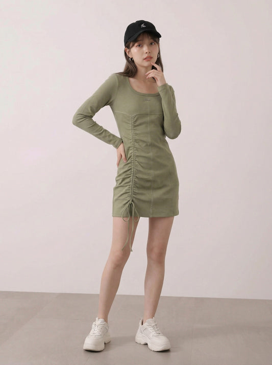 方領抽繩褶皺修身長袖洋裝