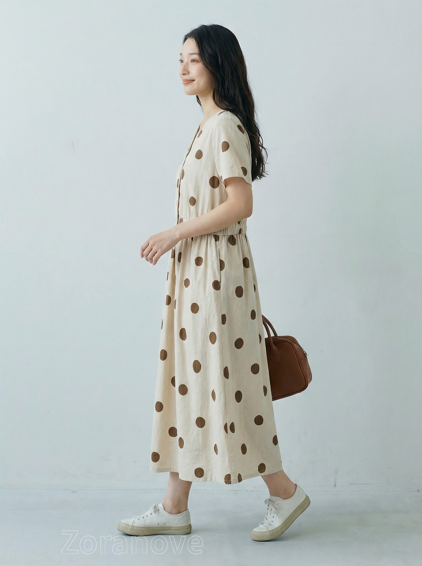純白底色大圓點收腰排釦洋裝