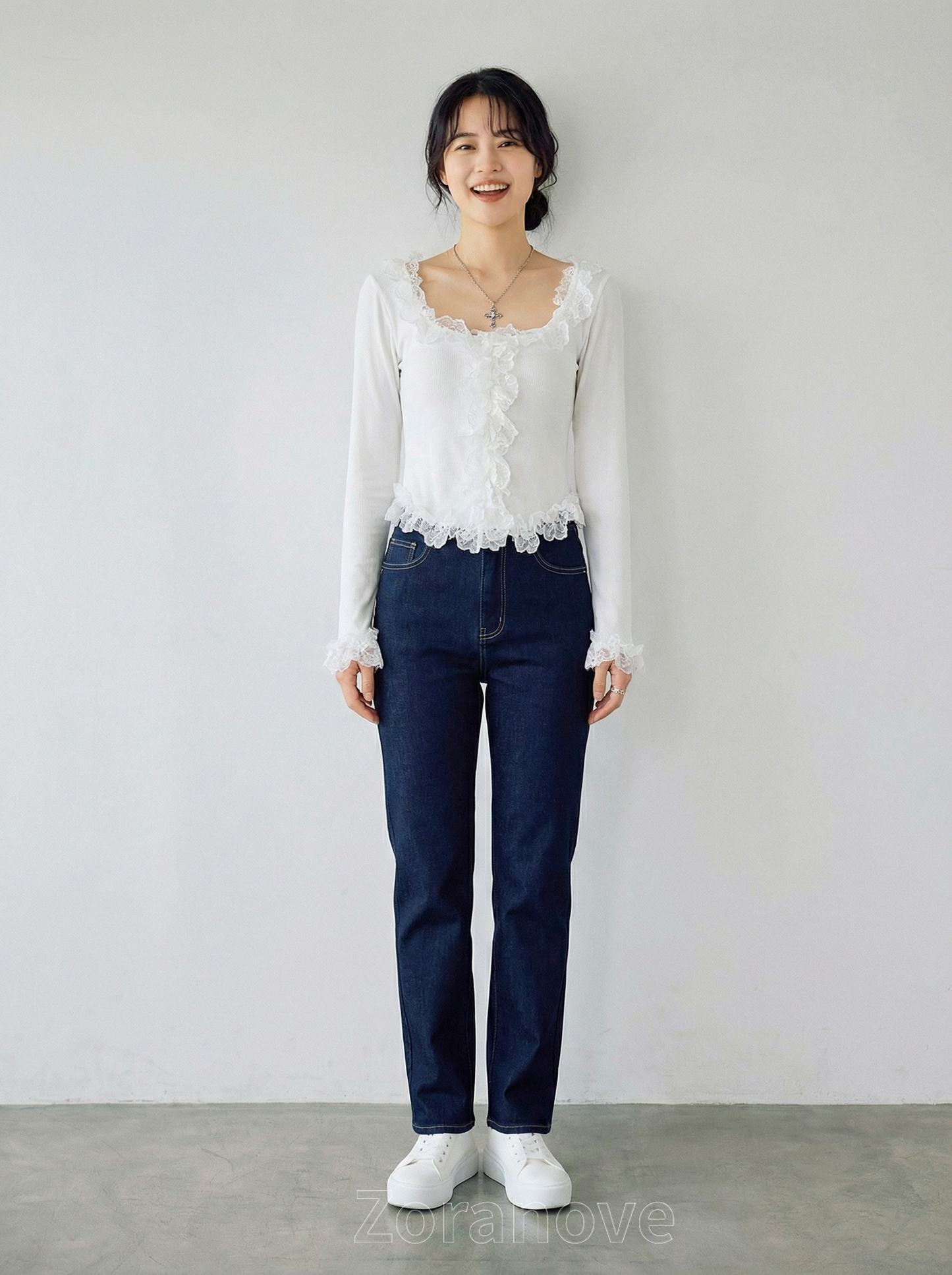 方領蕾絲滾邊修身內搭上衣