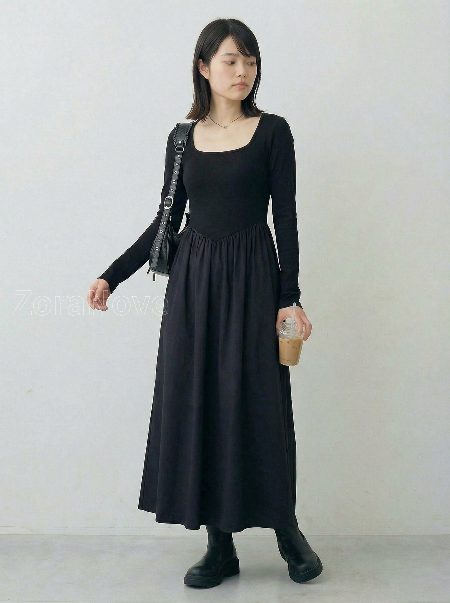 方領修身剪裁＋下擺大擺針織連身裙