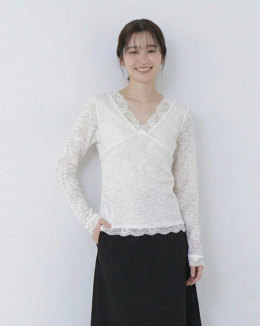 杏色蕾絲V領修身內搭上衣