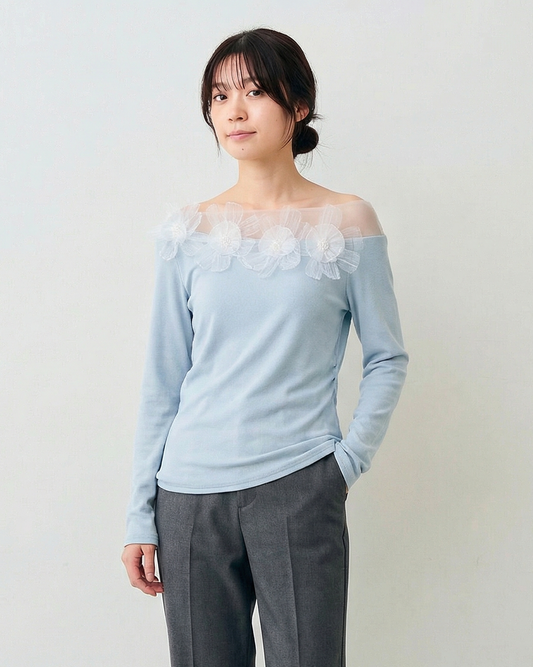 一字領網紗拼接立體花朵長袖T恤