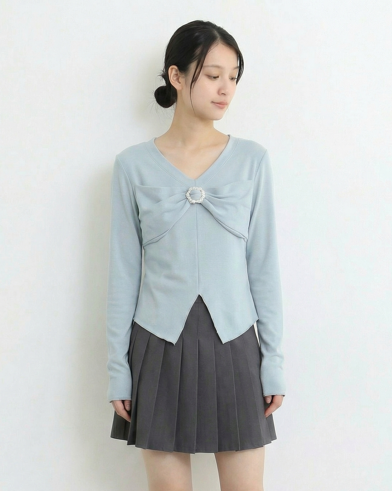 V領蝴蝶結胸飾不對稱下擺長袖T恤